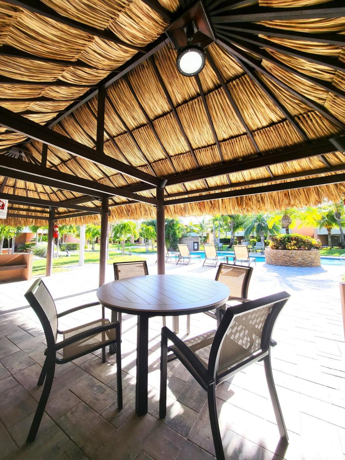 Eagle Beach Luxury House, Walking Distance To The Beach Palm Beach Ngoại thất bức ảnh